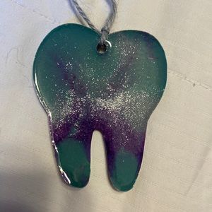 Handmade resin tooth
